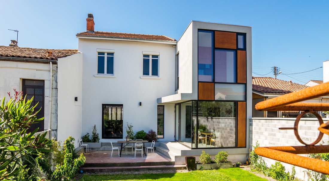 Contemporary town house extensionin Toulouse