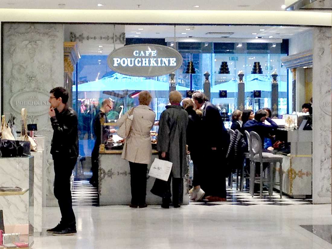 Aménagement d'un café par un architecte spécialiste de l'architecture commerciale à Toulouse