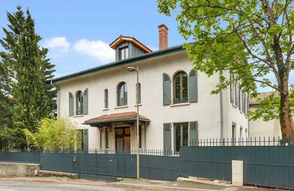 Transformation villa 1930 par un architece d'intérieur - vue depuis la rue