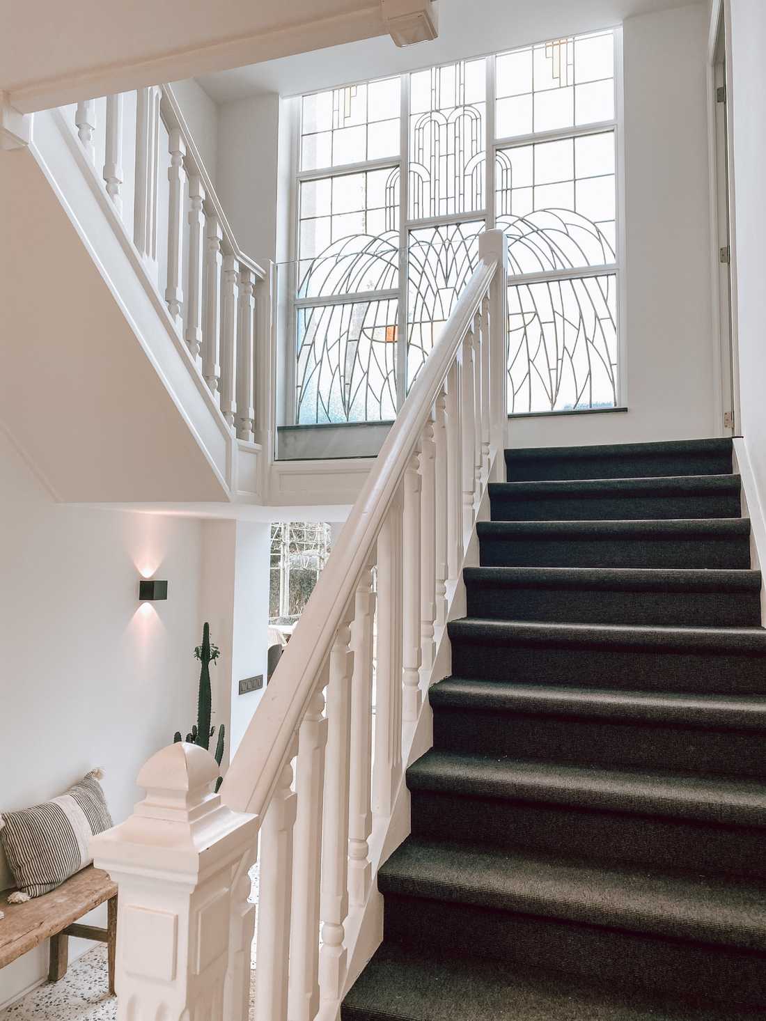 Rénovation intérieure d'une maison de maitre - escalier menant à l'étage