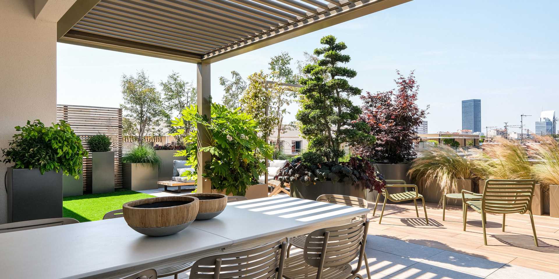 Exterior design of a contemporary garden by a landscape designer in Haute-Garonne