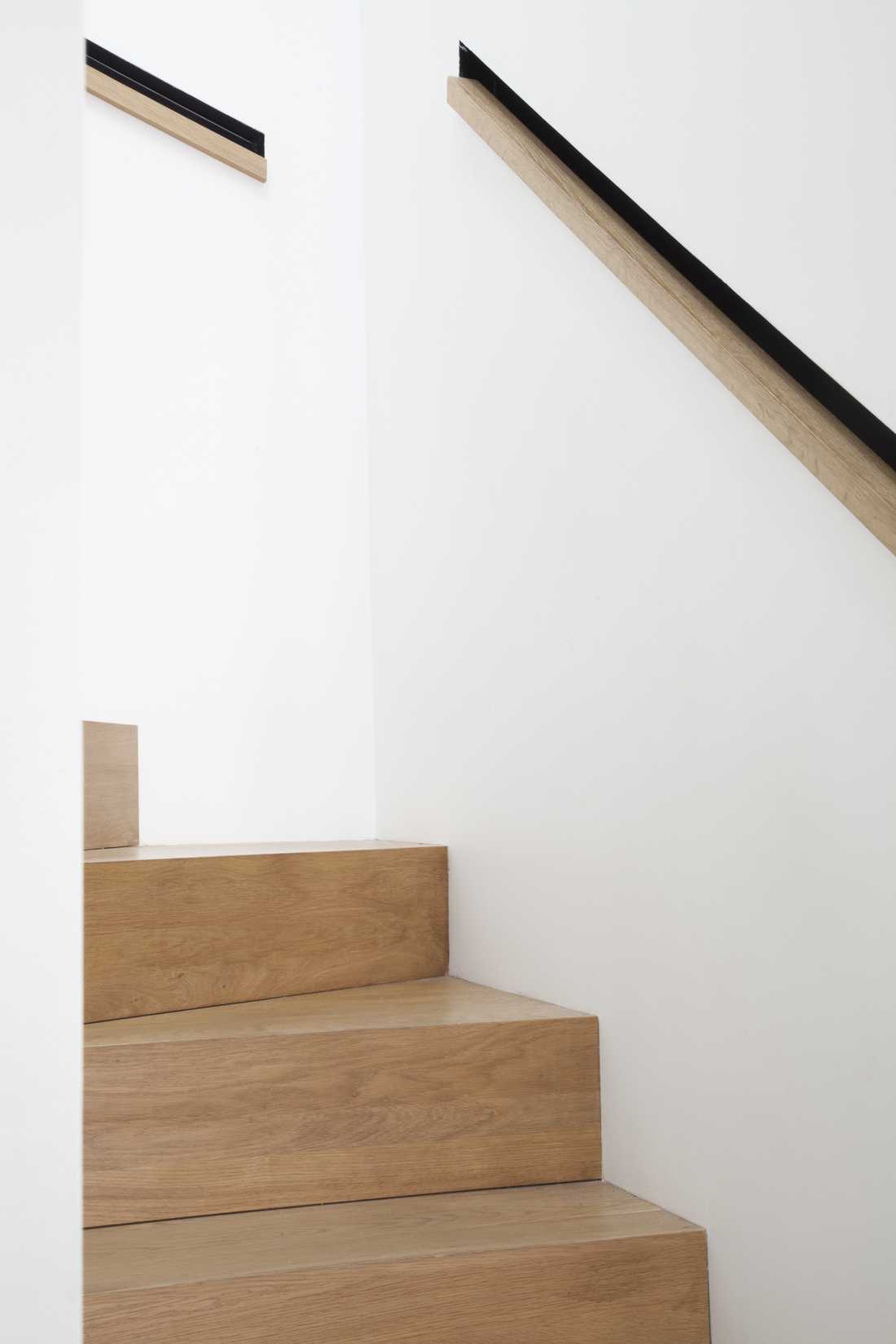 Détail de l'escalier réalisé sur mesure par un architecte à Toulouse