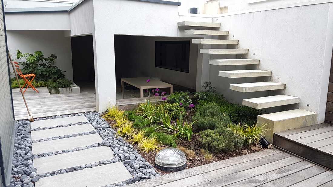 Jardin contemporain aménagé par un jardinier paysagiste à Toulouse