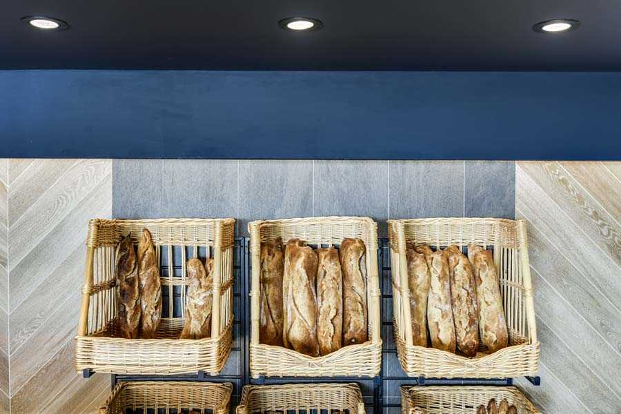 Boulangerie avec une décoration d'intérieur contemporaine