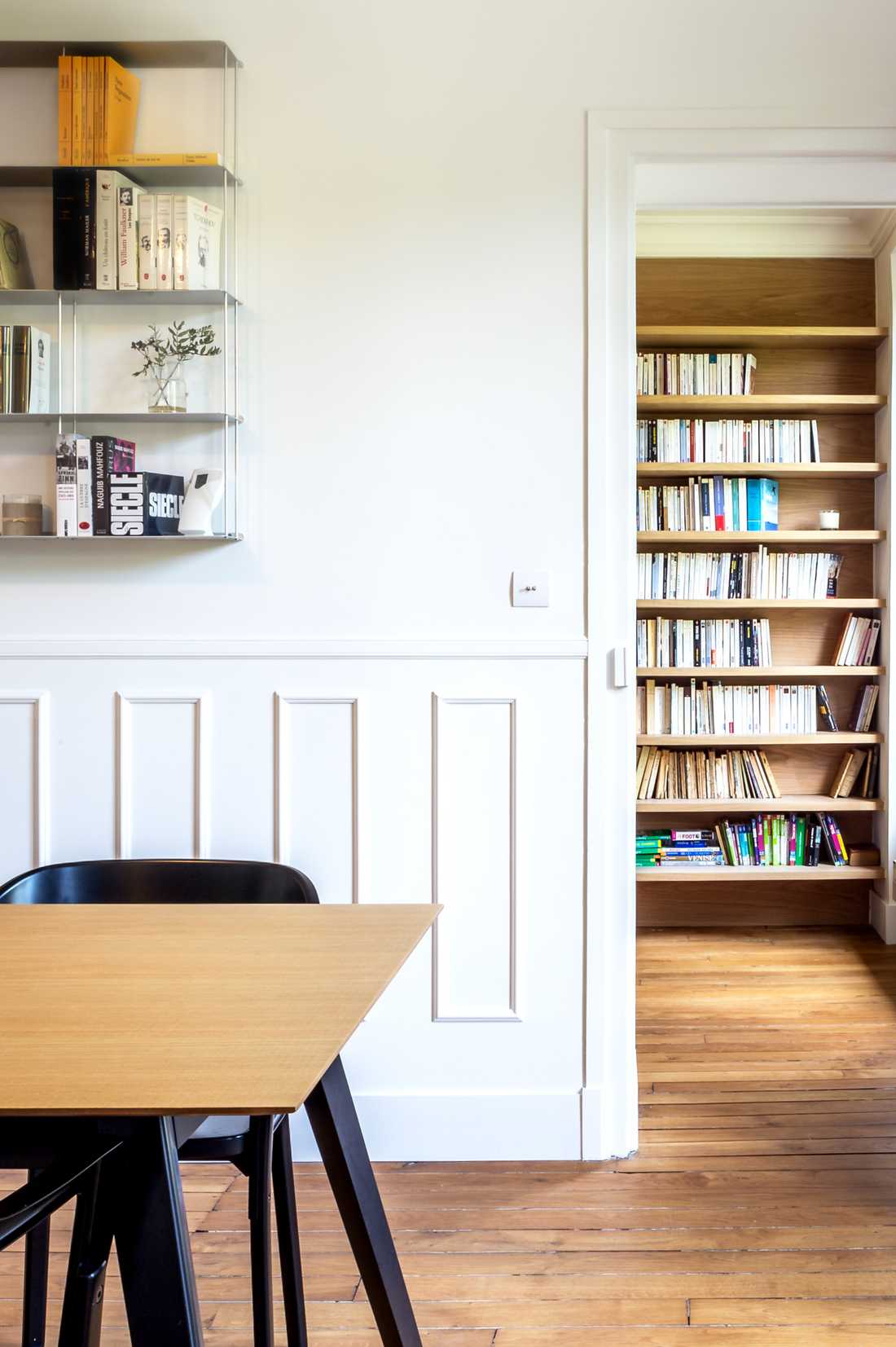 Circulation dans un appartement haussmannien renové par un architecte d'intérieur à Toulouse