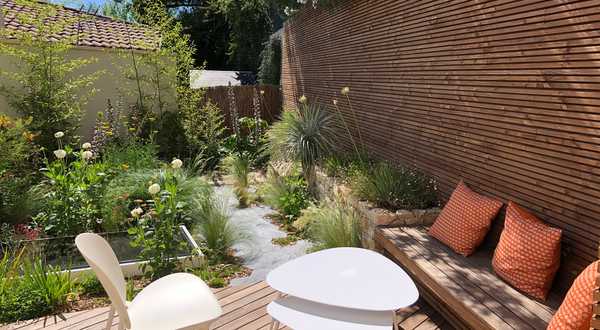 Urban micro-garden with naturalistic beds