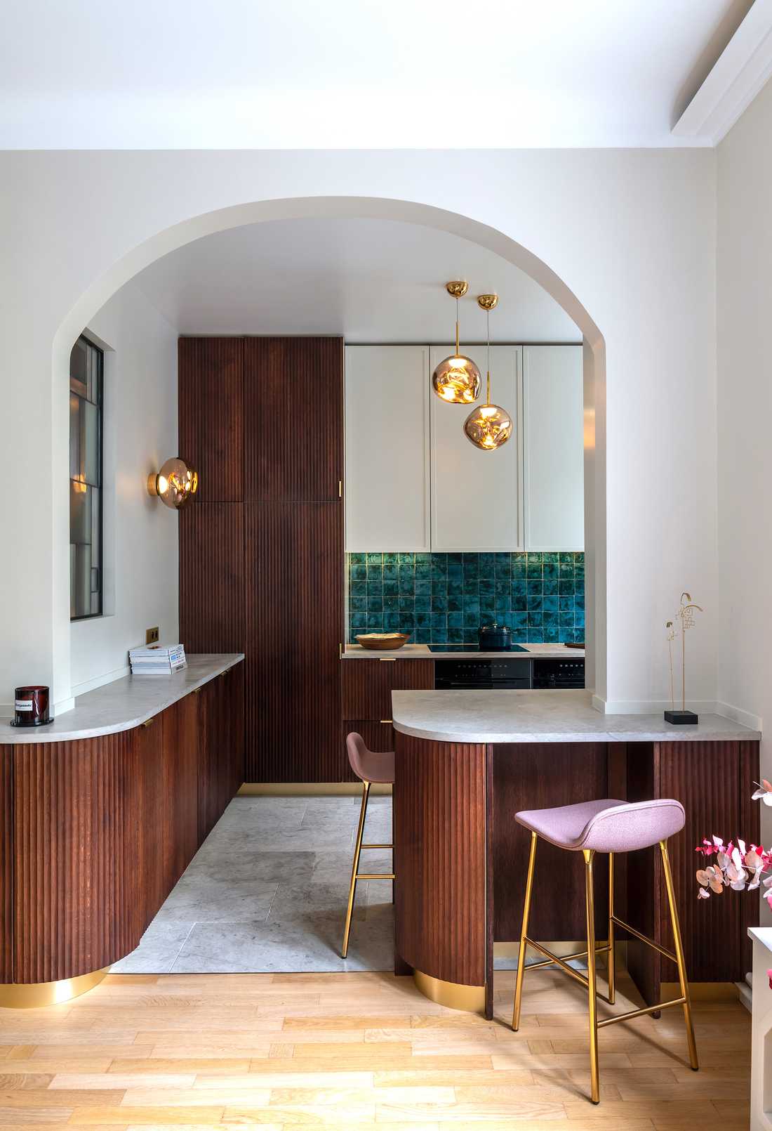 Cuisine semi-ouverte aménagée par un architecte d'intérieur à Toulouse