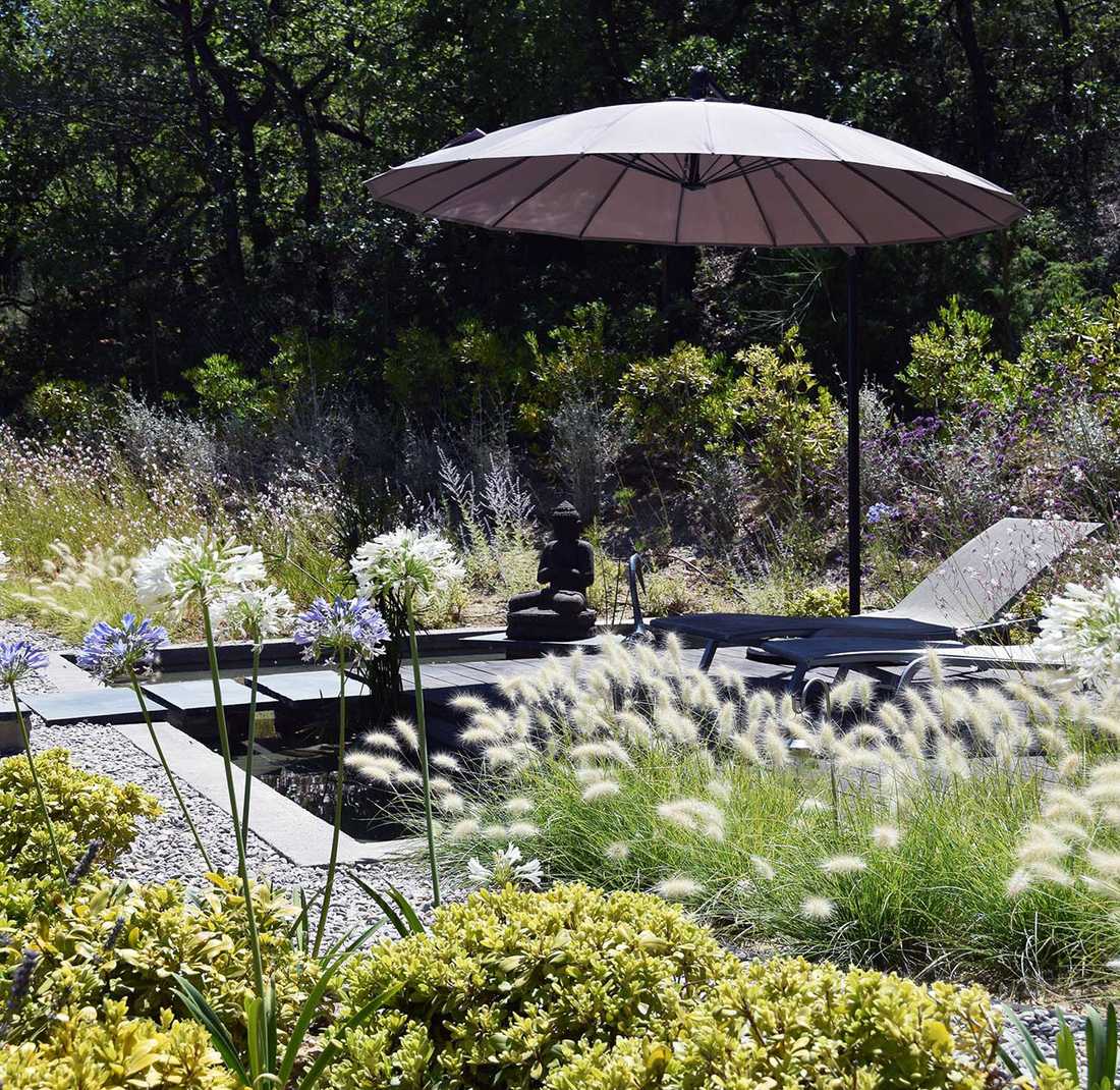 Jardin zen aménagé par un concepteur paysagiste à Toulouse