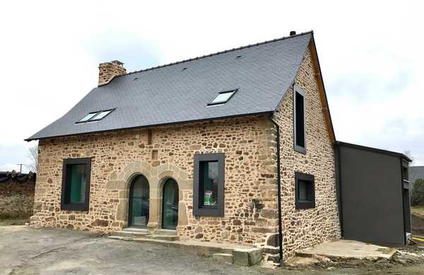 Extension d'une ancienne maison en pierre en Occitanie