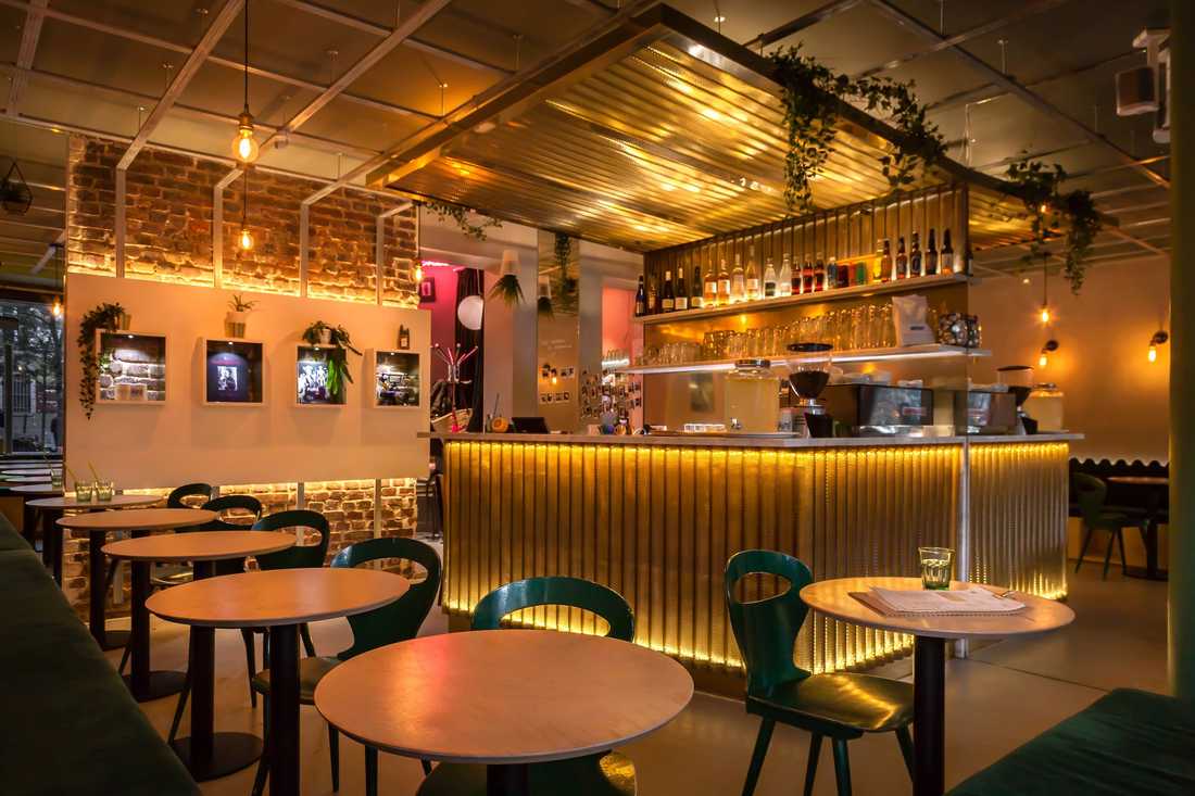 Bar du restaurant après les travaux d'aménagement par un architecte à Toulouse