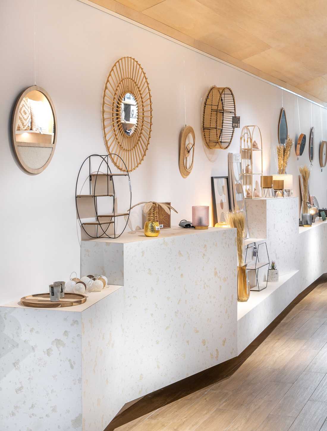 Présentoire en acier conçu sur sur mesure par un architecte d'interieur