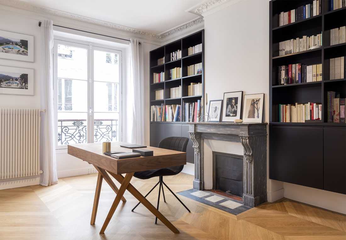 Bureau design dans un appartement haussmannien de la Haute-Garonne