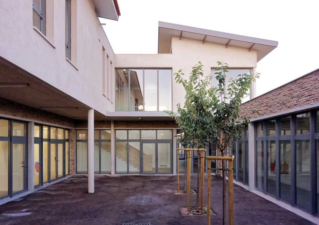 Construction d’une école en structure mixte bois-béton