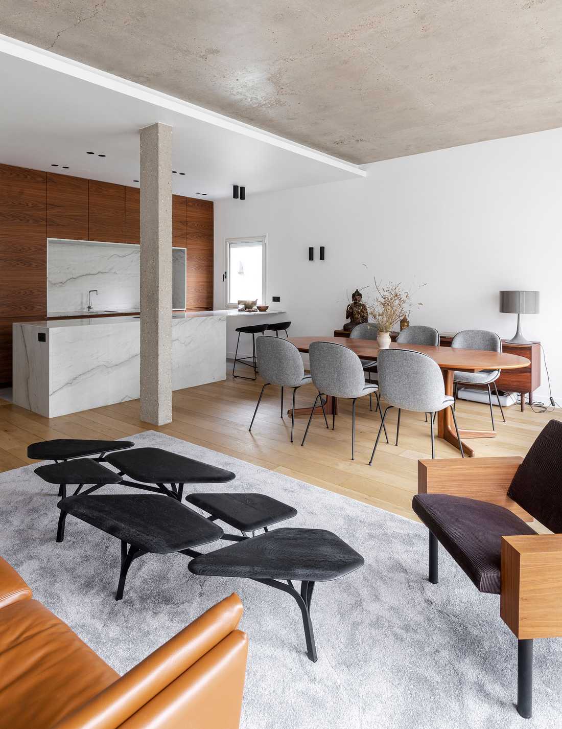 Salon d'un appartement acheté en VEFA après les travaux d'aménagement par un architecte d'intérieur à Toulouse
