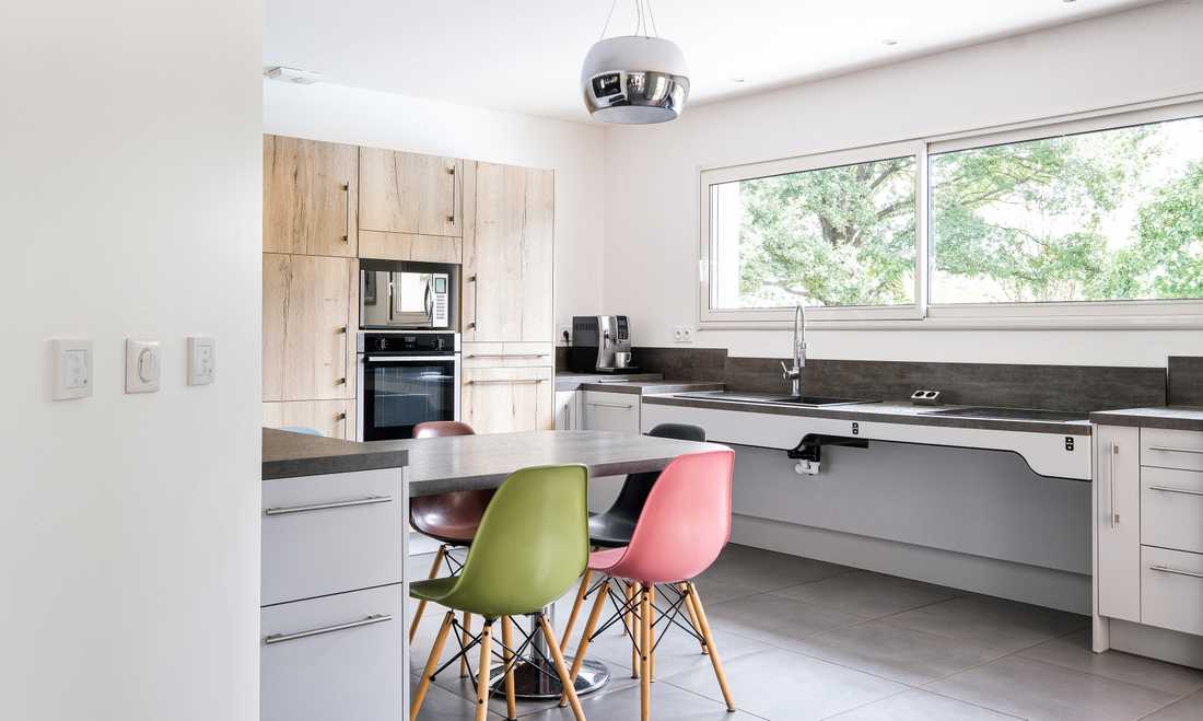 Design of a kitchen accessible to people with disabilities and people with reduced mobility (PRM) by an interior designer in Toulouse